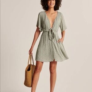 Abercrombie floral Green Button Up Tie Front Dress size M